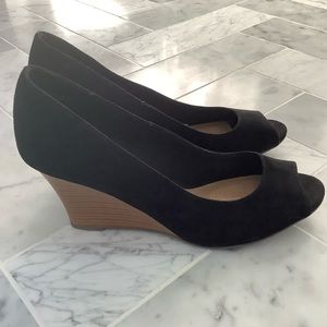 Dex Flex Comfort Black Suede Wedge 8.5
